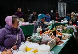 Почти треть украинцев вынуждены экономить на продуктах