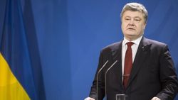 Заигрывать с Россией все равно что подлизываться к крокодилу – Порошенко