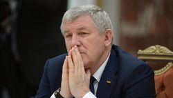 Ежель сообщил, что он никуда не сбегал и находится в посольстве Украины