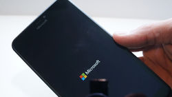 В Сети появилось фото неанонсированных Microsoft Lumia Cityman и Talkman