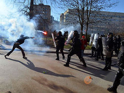 Евросоюз может ввести войска в охваченную беспорядками Боснию