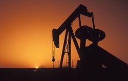 Спрос в США обваливает цены на нефть