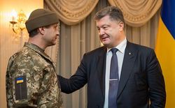 Порошенко помиловал захваченного в Донбассе майора армии РФ