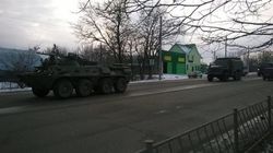 В оккупированный Симферополь зашла российская военная техника