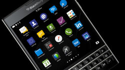 BlackBerry рекламирует клавиатуру смартфона Passport 