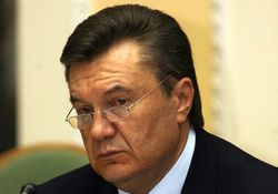 Янукович завтра будет разговаривать с оппозицией