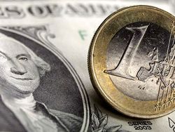 Курс евро торгуется в районе 1.3380 на Forex