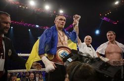 Александр Усик потерял право на бой за чемпионский пояс WBC