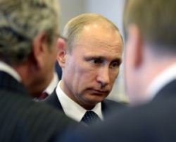 Путин не доверяет никому, даже своим людям – WSJ 