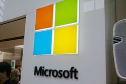 На фоне смены руководства акции Microsoft растут