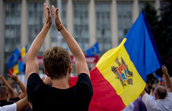 На митинге в Кишиневе требуют создания «правительства народного доверия»