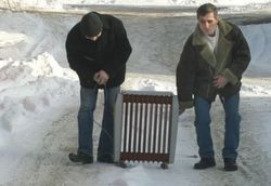 Луганчане готовятся к зиме без отопления, газа, воды и света