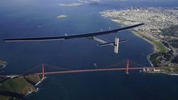 Самолет на солнечных батареях Solar Impulse 2 долетел до Калифорнии