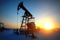 Цена на нефть обвалилась ниже 97 долларов за баррель