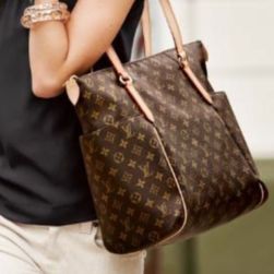 Полиция Кипра не поняла моды и арестовала россиян за Louis Vuitton