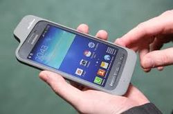 Galaxy Core Advance от Samsung будет оснащен чехлом-поводырем