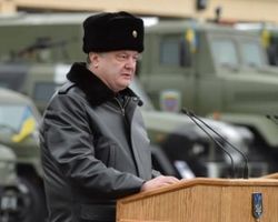 Порошенко подтвердил намерение ввести военное положение