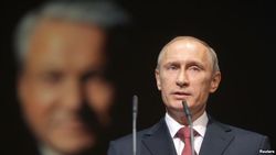 Ельцин, Путин и Америки: От любви до ненависти