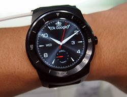 После ноябрьской премьеры LG G Watch R появятся в России