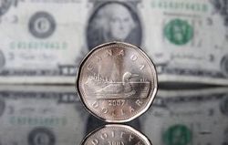 Курс доллара снижается к канадцу на Форекс: экономика Канады растет сильнее США