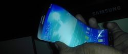 Samsung запустила в производство гибкие дисплеи для S7 Edge