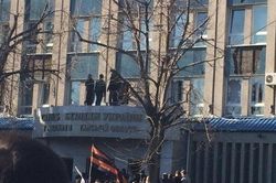 В Луганске в помещении СБУ находятся офицеры ФСБ России