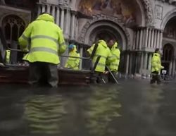 В Сети показали последствия затопления Венеции