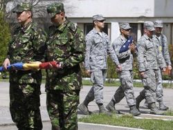 НАТО обсуждает вопрос размещения войск в странах бывшего СССР