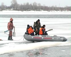 Льдина унесла 150 рыбаков в Полтавской области