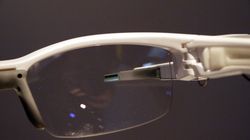 Sony SmartEyeglass Attach — из обычных очков в «умные»