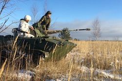 Под Псковом российские десантники учатся захватывать аэродромы