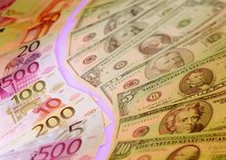 Курс евро на Forex откорректировался к доллару до 1.3188