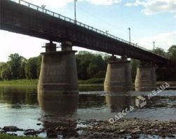 На трассе Одесса-Рени обрушился мост, движение транспорта ограничено