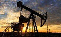 Впервые с апреля цена нефти Brent упала ниже 43 долларов за баррель