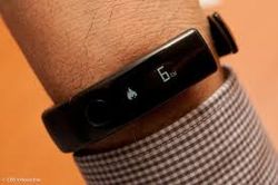 CES 2014: LG представила браслет Lifeband Touch для здорового образа жизни  