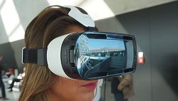 Samsung открыла предзаказы на 3D-очки Gear VR