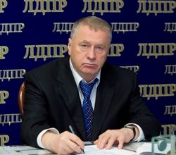 Жириновский просит Порошенко помочь освободить журналистов LifeNews