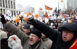 На митинге в Донецке осудили Гиркина за уход из Славянска