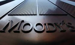 Аналитики Moody's понизили рейтинги городов и компаний России