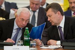  Разновекторная Украина: Янукович летит в Нью-Йорк, Азаров - в Астану 