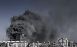 В жилом здании в Баку начался страшный пожар – есть погибшие