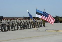 США посылают в Эстонию 600 солдат на танках и БТР