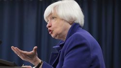 Нефть подешевела на решении ФРС США поднять учетную ставку