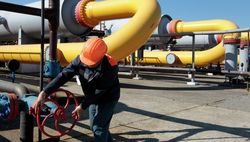 Москва готова поставлять газ в Украину за 385 долларов