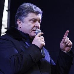 За решеткой продолжают томиться 49 активистов Евромайдана – Порошенко