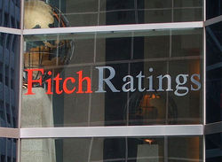 Fitch предупреждает об угрозе дефолта «Укрэксимбанка» и «Ощадбанка» 