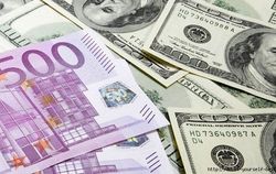 Курс евро на Forex снижается в отношении доллара