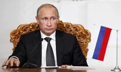 Путин пытается переписать историю холодной войны – Guardian