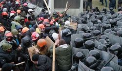 В Мариинском парке драка между сторонниками Майдана и ПР