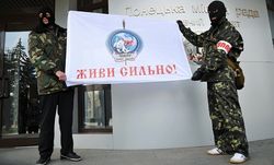 В Донецке «Оплот» устроил перестрелку с казаками. Россиянам тоже досталось